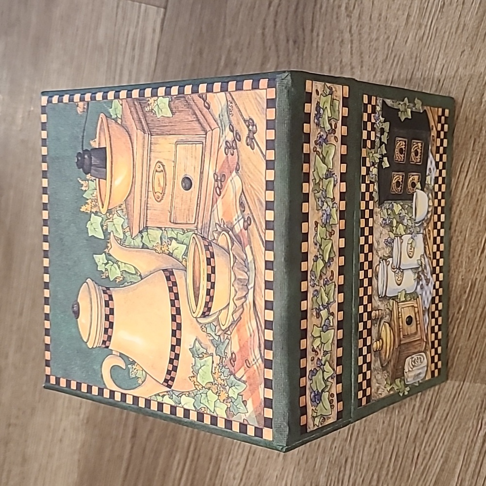 Bobs Primitive Box